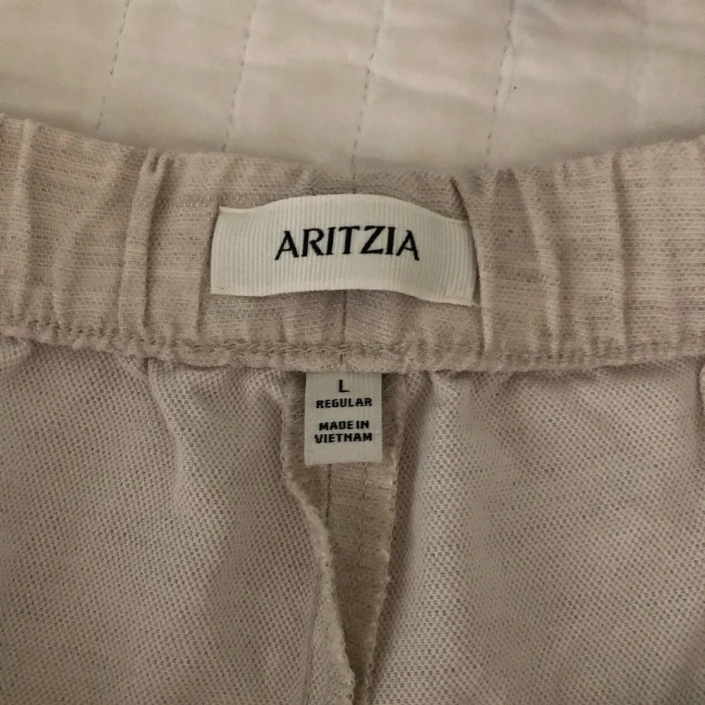 Aritzia relaxed straight
